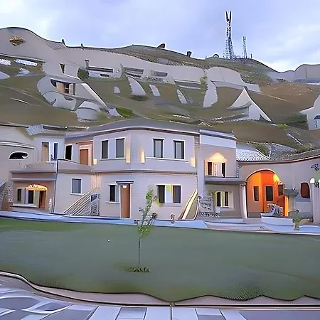 Lunar Cappadocia Гореме